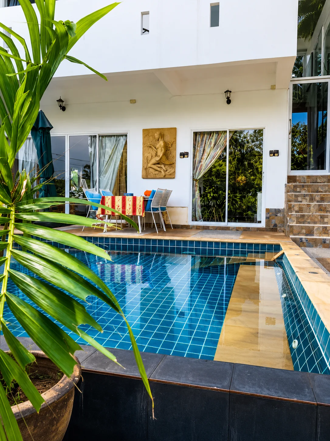Terrasse et piscine